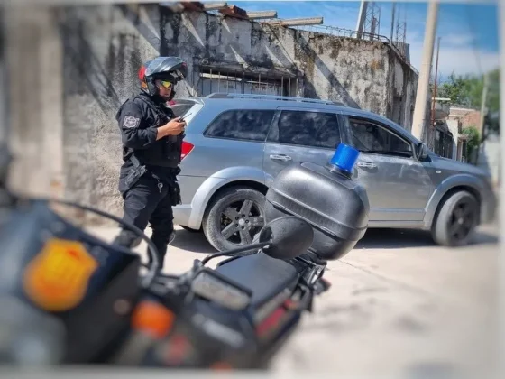 En diversos operativos la policía recuperó una camioneta sustraída y una moto con pedido de secuestro