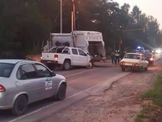 Fuerte choque en la ruta 68: "Un camión basurero y una camioneta"