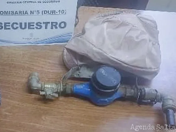 Dos “roba medidores” de agua detenidos en barrio La Paz