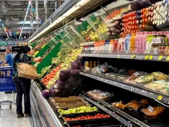 Los precios de los alimentos moderaron la escalada, pero treparon 18% en las últimas cuatro semanas