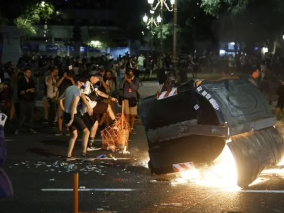 Destrozos frente al Congreso: El gobierno de CABA denunció a los implicados y les exigirá el pago de $ 100 millones