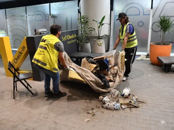 Despejaron una villa que se había armado adentro de Aeroparque durante la gestión de Massa
