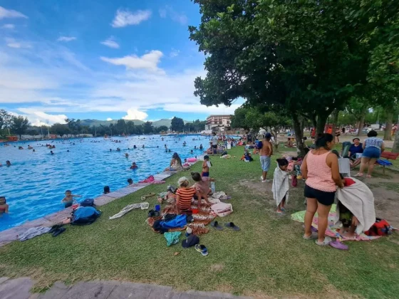 Conocé el funcionamiento de los natatorios durante el feriado largo