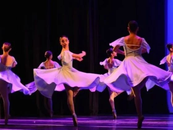 Vení a participar de las clases libres de la Escuela Oficial de Ballet