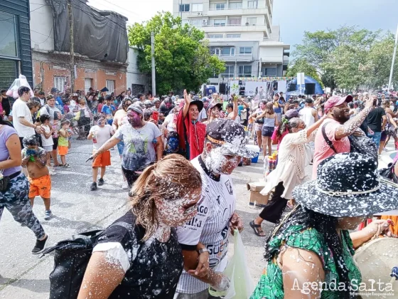 El desentierro del Carnaval se vivió a pleno en el Paseo de los Poetas