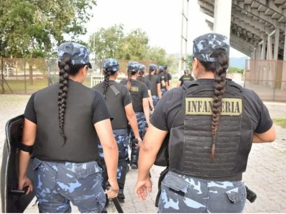 Más de 300 efectivos policiales brindaron seguridad en el Estadio Martearena