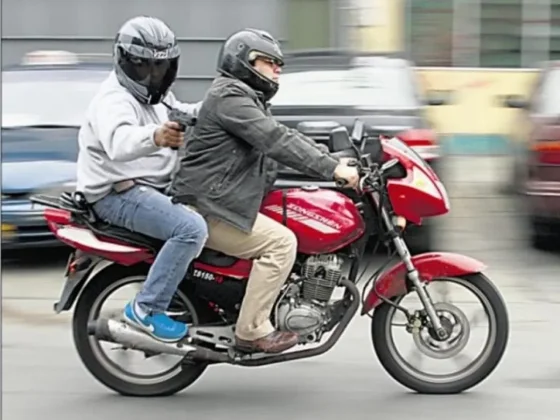 Violento robo de motochorros en barrio Santa Ana ll