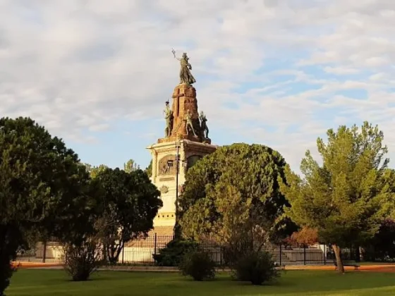 [ATENCIÓN] Habrá desvíos de colectivos por el desfile en el monumento 20 de Febrero