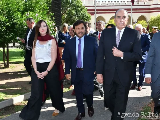 Los actos iniciaron en la plaza General Manuel Belgrano