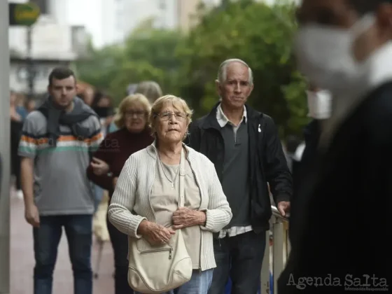 El Gobierno dispuso un aumento de las jubilaciones en un 27,18% a partir de marzo