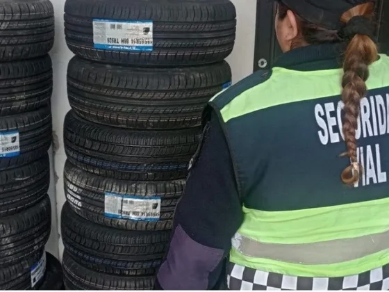 En un control vehicular, la Policía secuestro neumáticos