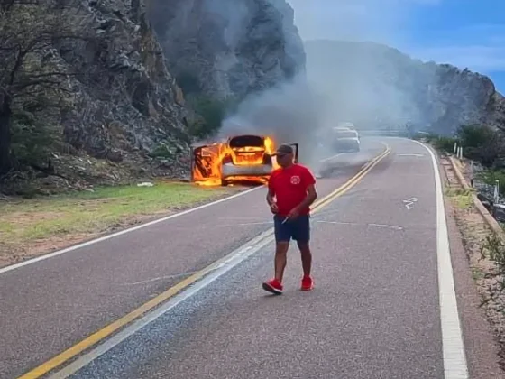 Un auto se prendió fuego camino a Cafayate
