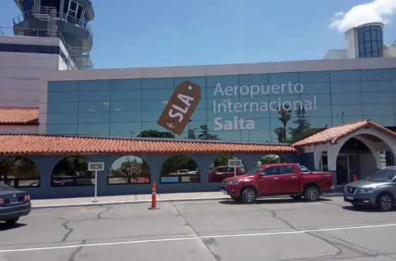 El paro se hizo sentir en el aeropuerto Martín M. de Güemes