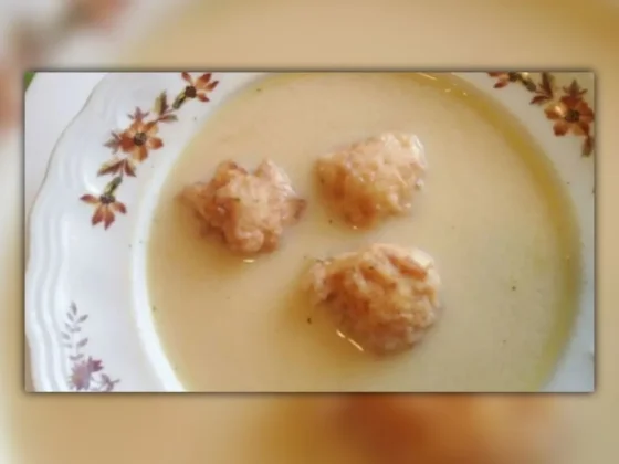 Sopa de pollo a la reina sin gluten y deliciosa