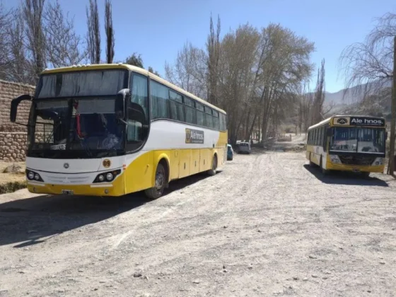 Los pasajes de colectivos interurbanos aumentaron 220%