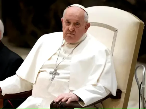 El papa Francisco confirmó que tiene una bronquitis