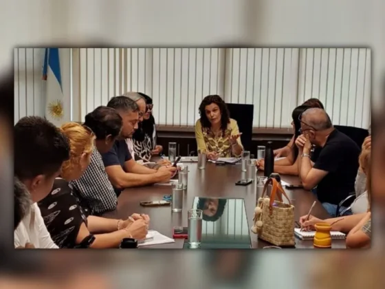 Continúan las negociaciones entre el gobierno provincial y los gremios docentes