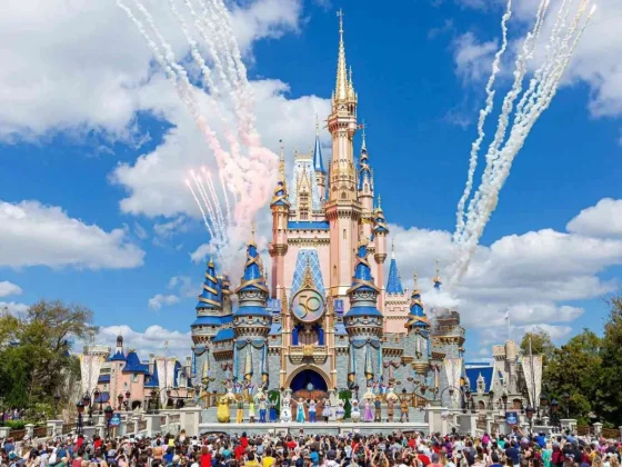 Prometía viajes paradisíacos: Mujer es condenada por estafa