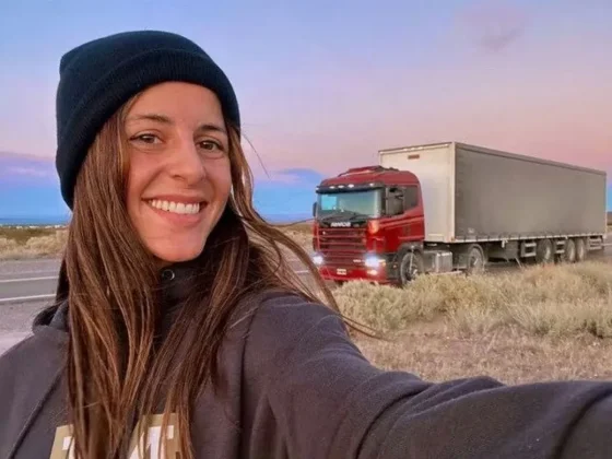 La joven camionera que revela la intimidad de sus viajes en las rutas argentinas y es furor en TikTok