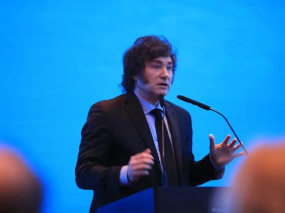 Javier Milei confirmó que dará de baja los contratos de 70 mil empleados públicos