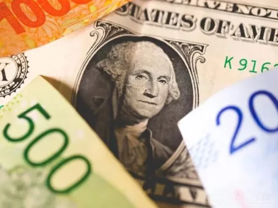 El dólar blue terminó el mes con una leve baja en Salta