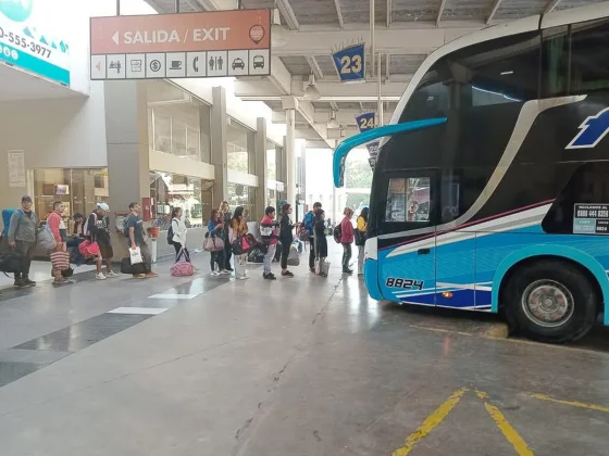 Intenso movimiento en la Terminal de Ómnibus por el inicio del finde XXL