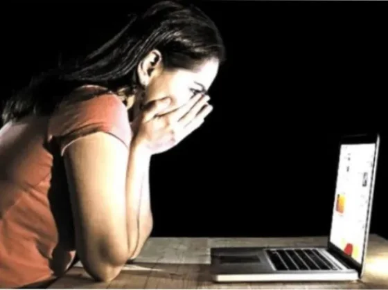 INSÓLITO: Mujer deberá pagarle 13 millones de pesos a su ex pareja por escracharlo en redes sociales