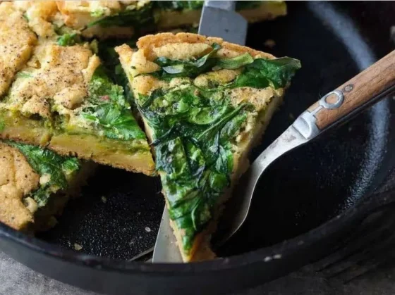 Receta de Faina de acelgas, cebolla de verdeo, queso y semillas