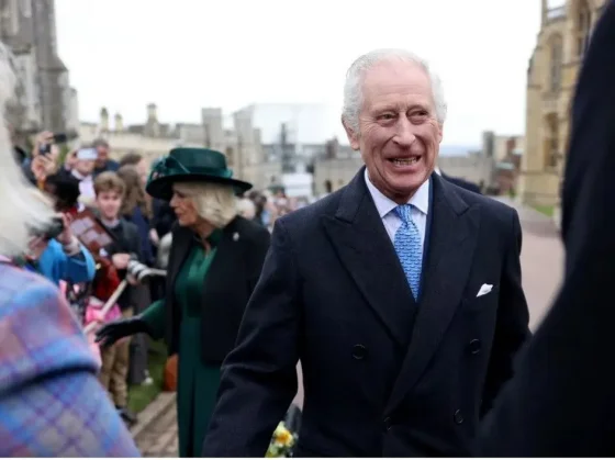 El rey Carlos III reapareció por primera vez en público tras anunciar que tiene cáncer