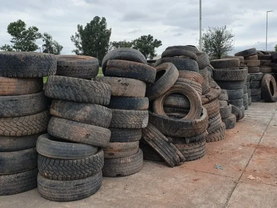 Un total de 1800 neumáticos se reunieron en la 2° edición del Neumatón