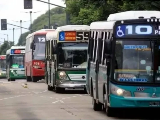 La UTA suspendió el paro de colectivos tras una reunión con empresarios