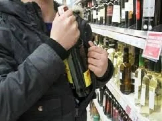 Chorro fue acusado de robar una botella de whisky de un supermercado