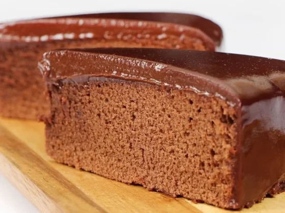 Bizcochuelo de chocolate, la receta con 4 ingredientes y en 35 minutos