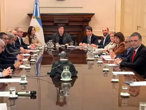 Milei encabezó la reunión del comité de crisis: el informe de seguridad y el peligro en la Triple Frontera