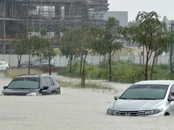 Temporal en el desierto: Dubai inundada por las lluvias más intensas en 75 años