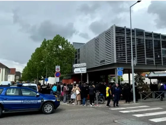 HORROR: una nena de 12 años murió de un infarto después de que apuñalaran a dos de sus compañeras afuera de la escuela