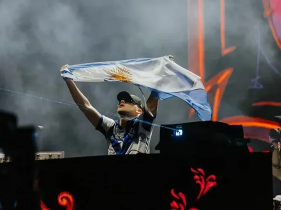 Bizarrap volvió a deslumbrar en Coachella, con la presencia de Young Miko y una puesta bien argentina