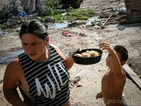 Según un informe salteño, la pobreza nacional trepó arriba del 56% y aumentó fuertemente la indigencia