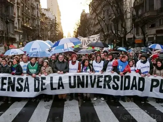 Estudiantes, opositores y la CGT marchan hoy en defensa de la universidad pública