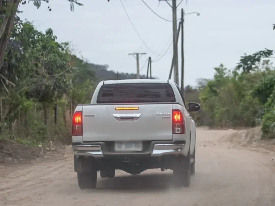 Investigan a policías de Yacuiba por robo de vehículos argentinos