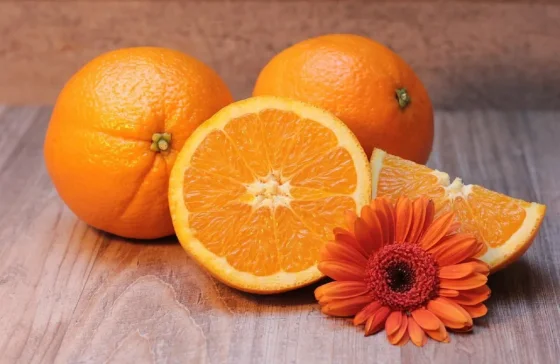 La fruta con más vitamina C que una naranja y que tu cuerpo necesita