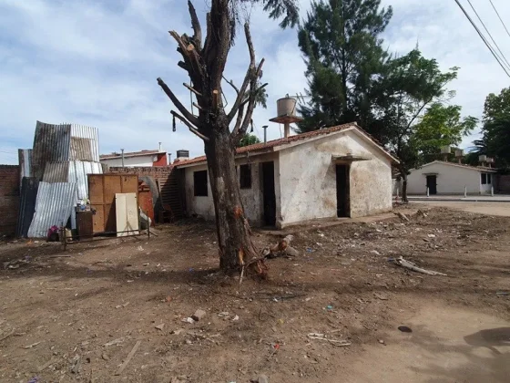 Finalizó la limpieza de la casa con residuos acumulados en barrio Limache