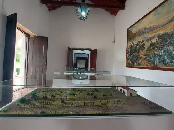 Estudiantes de establecimientos educativos visitan la Casona Histórica de Castañares