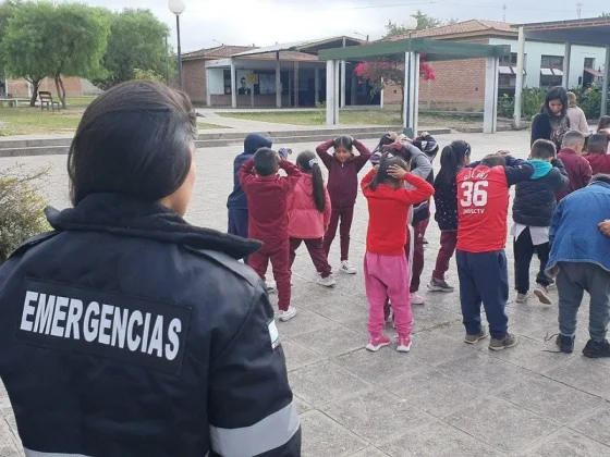 Se realizó un simulacro de sismo en la escuela «Cuchi» Leguizamón