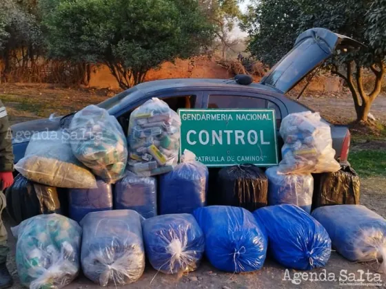 Al escapar el sujeto, los gendarmes iniciaron un seguimiento controlado del rodado y dieron aviso al 911 para coordinar un operativo cerrojo.