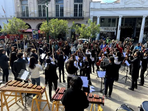 Este sábado la Glorieta de la plaza 9 de Julio vibró a pura música