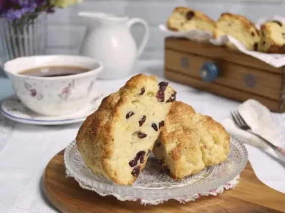 Scones de avena y arándanos: la versión saludable del postre inglés ideal para acompañar los mates