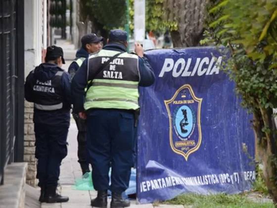 "Cayó y no se levantó más" Salteño se desplomó en la vereda y murió
