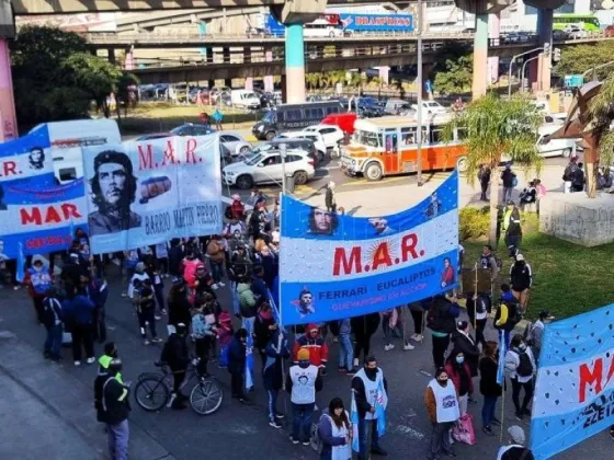 Con todo: piqueteros marchan a Plaza de Mayo en demanda de asistencia económica