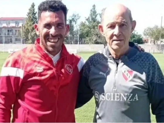 El sentido mensaje de Ricardo Bochini a Carlos Tevez tras su renuncia en Independiente